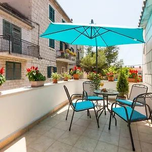  Apartment Abazur